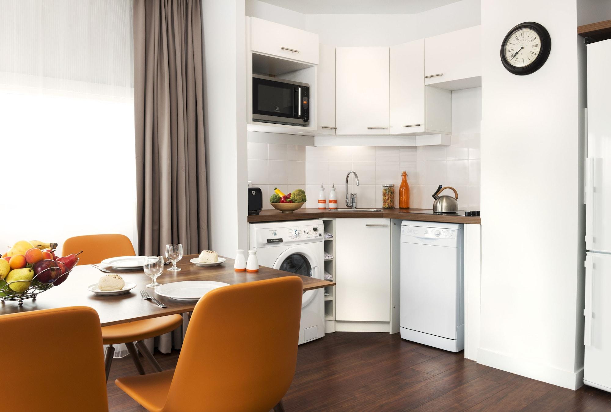 Citadines City Centre Лилль Экстерьер фото